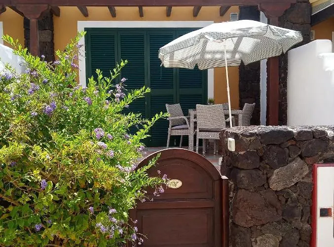 Rocas Del Mar Costa Del Silencio